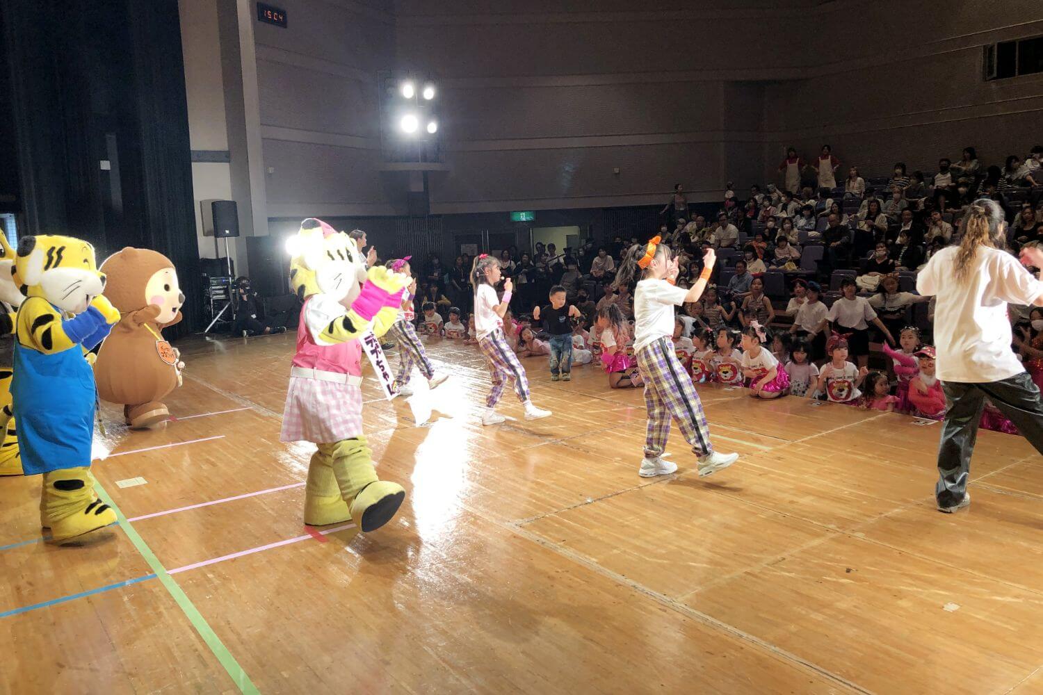 ぎゅーとらふれあいダンスコンテストの写真
